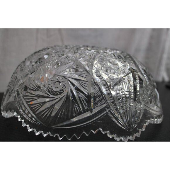 Beautiful Glass Bowl With Unique Designs For Any Home - Picture 5 of 7